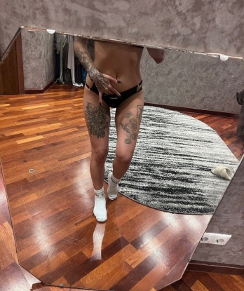 Мои услуги включают классический секс, оральный секс, эротический массаж и ролевые игры. Ты можешь расслабиться со мной и насладиться моим нежным прикосновением. 🍓
У меня много положительных отзывов от моих клиентов, которые всегда возвращаются ко мне за новыми эмоциями и удовольствием. 😍
Не сомневайся в своих желаниях, я всегда готова пойти на встречу твоим фантазиям. Чтобы узнать больше обо мне и моих возможностях, посмотри мои фото на моем профиле. Ты будешь в восторге от того, что увидишь! 💋
Я живу в Москве и готова встретиться с тебя в любое время, чтобы сделать наше свидание незабываемым опытом. Не упускай возможность отдохнуть и насладиться моей компанией. Жду твоего звонка, дорогой! 😘 3263, 20 лет